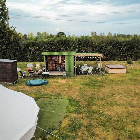Hotel The Follies Glamping Maidstone Exterior foto