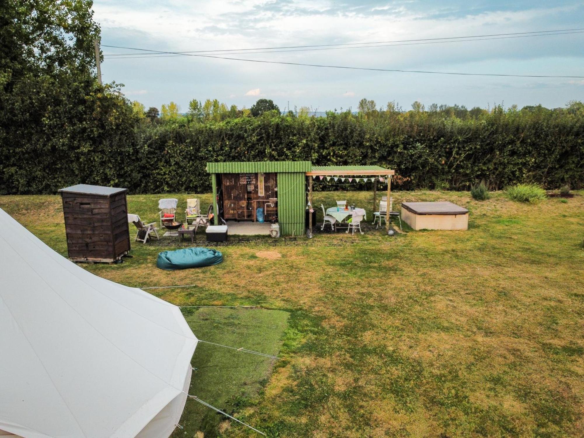 Hotel The Follies Glamping Maidstone Exterior foto