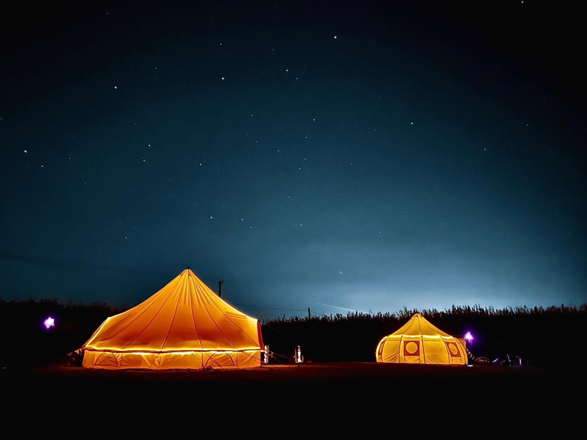 Hotel The Follies Glamping Maidstone Exterior foto