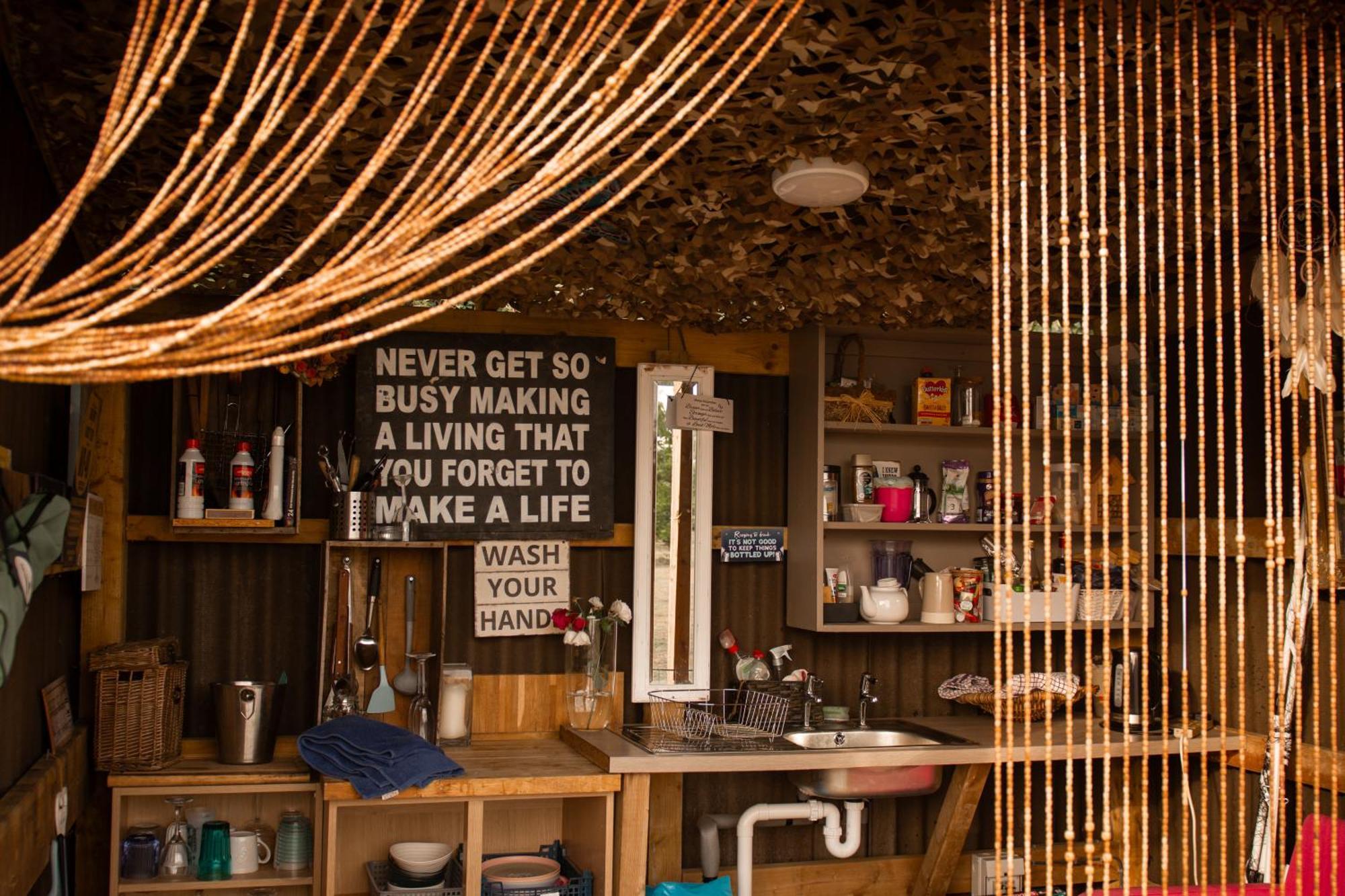 Hotel The Follies Glamping Maidstone Exterior foto