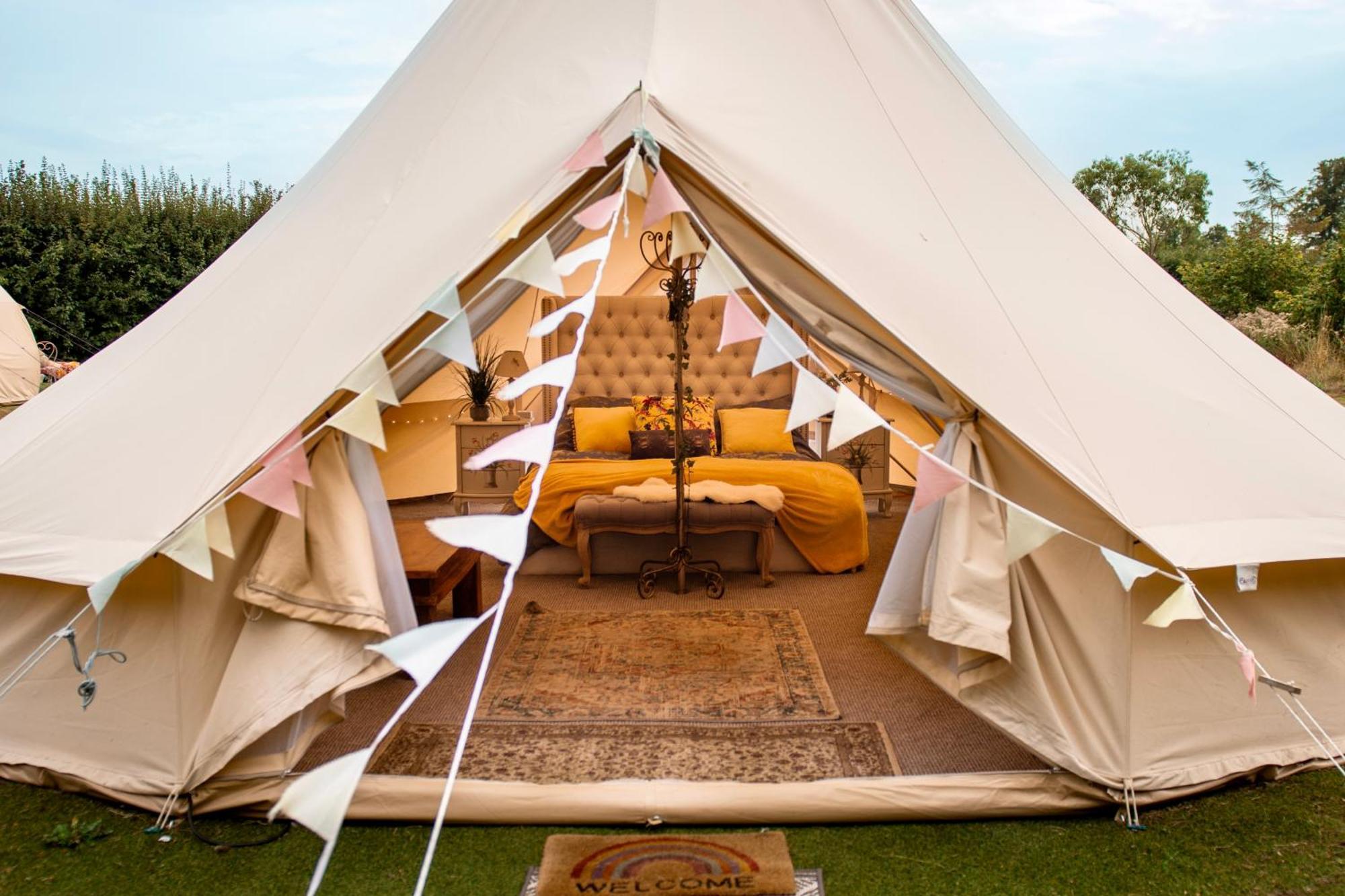 Hotel The Follies Glamping Maidstone Exterior foto